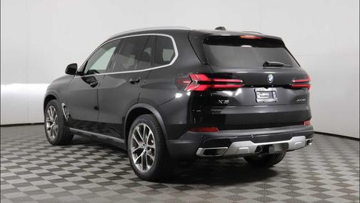 Black Sapphire Metallic 2024 BMW X5 xDrive40i