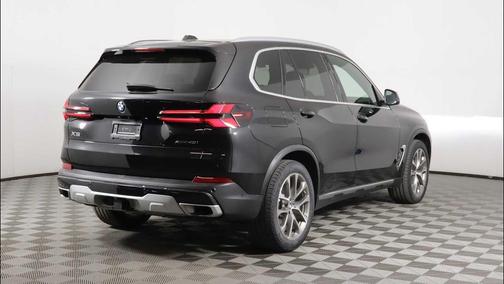 Black Sapphire Metallic 2024 BMW X5 xDrive40i
