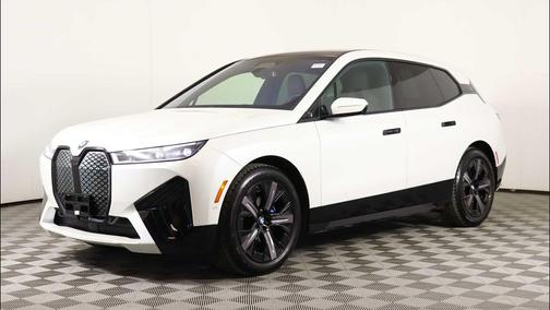 Mineral White Metallic 2024 BMW iX M60