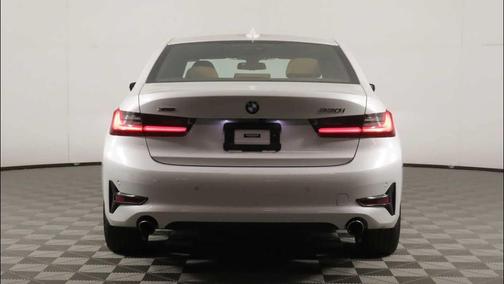 Mineral White Metallic 2022 BMW 330 xDrive