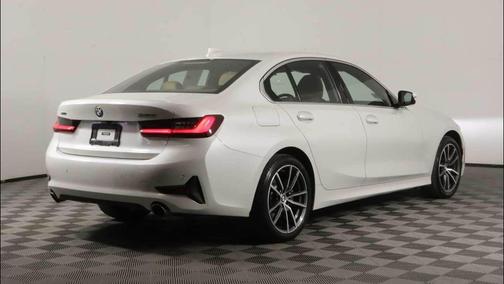 Mineral White Metallic 2022 BMW 330 xDrive