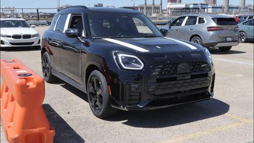 Midnight Black II Metallic 2026 MINI Countryman Cooper S ALL4