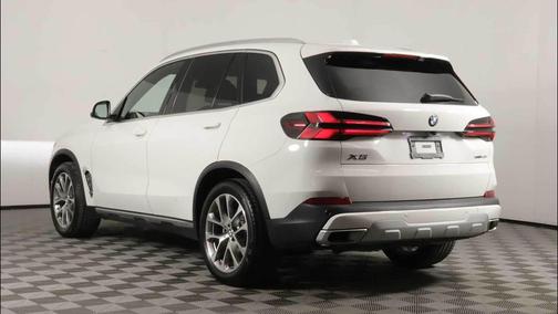 Alpine White 2026 BMW X5 xDrive40i