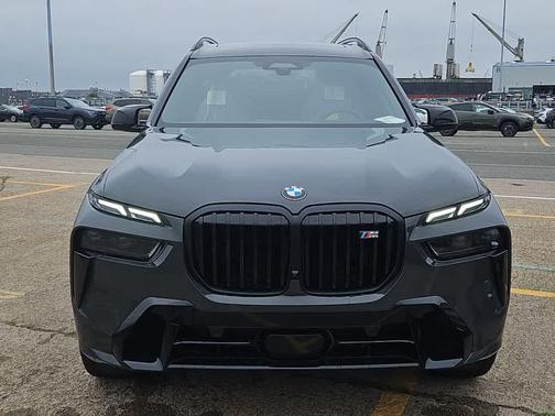 2026 BMW X7 M60i