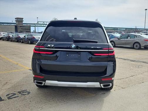2025 BMW X7 xDrive40i
