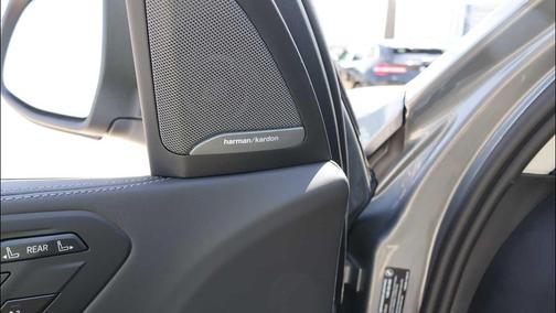 Skyscraper Grey Metallic 2026 BMW X7 xDrive40i