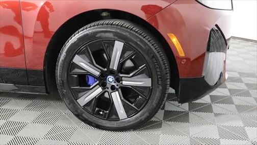2025 BMW iX xDrive50