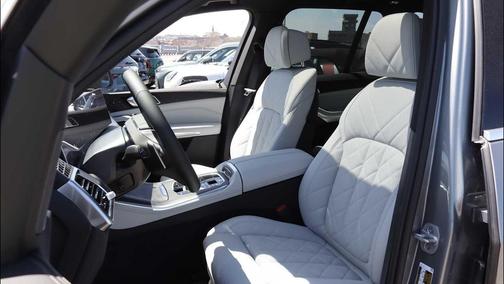 Skyscraper Grey Metallic 2026 BMW X5 xDrive40i
