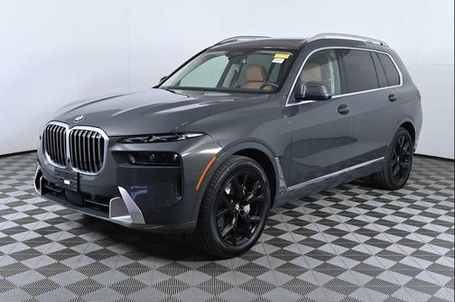 Dravit Grey Metallic 2024 BMW X7 xDrive40i