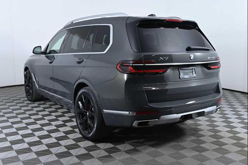 Dravit Grey Metallic 2024 BMW X7 xDrive40i