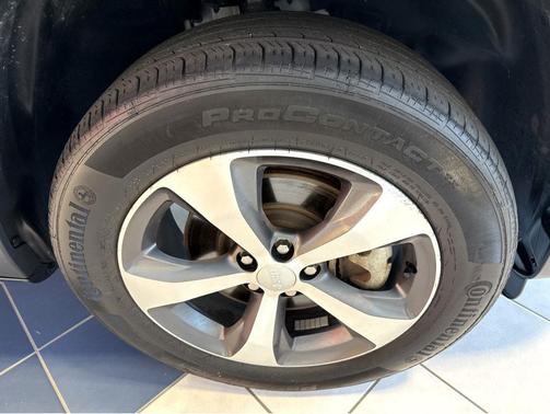 Bright White Clearcoat 2022 Jeep Cherokee Limited