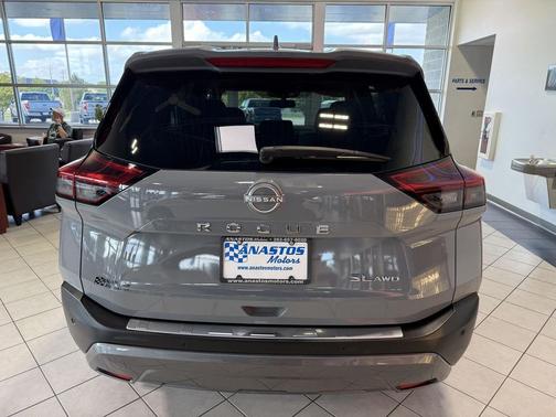 2022 Nissan Rogue SL