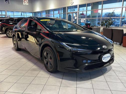 2024 Toyota Prius LE