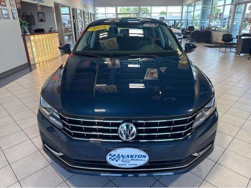 Tourmaline Blue Metallic 2018 Volkswagen Passat 2.0T SE