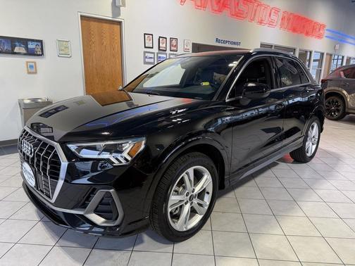 2022 Audi Q3 45 S line Premium Plus