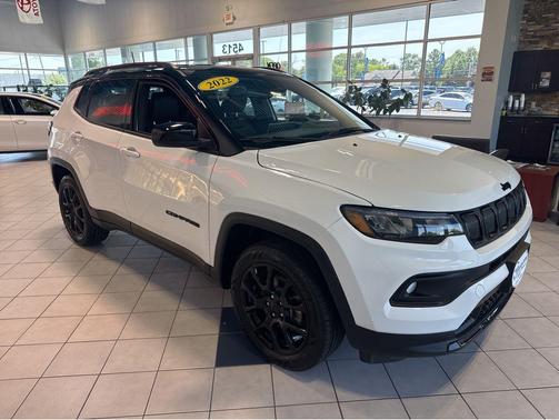 Bright White Clearcoat 2022 Jeep Compass Latitude