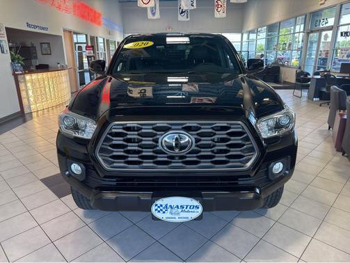 Midnight Black Metallic 2020 Toyota Tacoma TRD Sport
