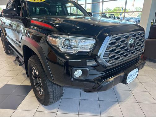 Midnight Black Metallic 2020 Toyota Tacoma TRD Sport