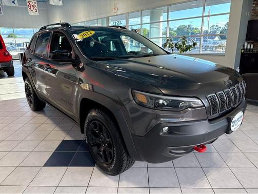 Granite Crystal Metallic Clearcoat 2022 Jeep Cherokee Trailhawk
