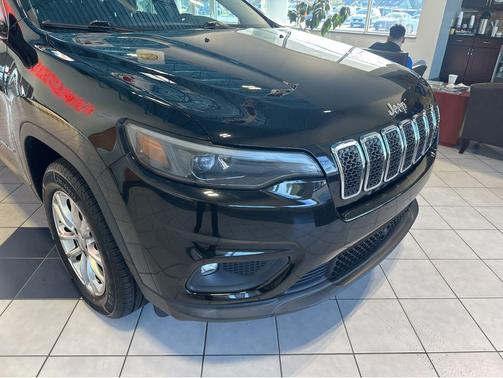 Diamond Black Crystal Pearlcoat 2022 Jeep Cherokee Latitude Lux