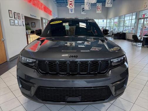 2022 Jeep Grand Cherokee Altitude