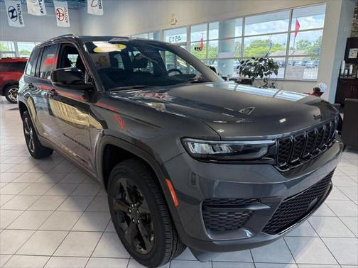 2022 Jeep Grand Cherokee Altitude