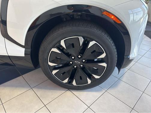 Summit White 2024 Chevrolet Blazer EV eAWD RS