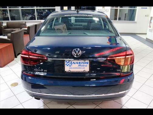 Tourmaline Blue Metallic 2018 Volkswagen Passat 2.0T SE