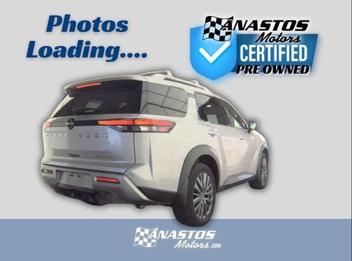 2023 Nissan Pathfinder SL 4WD