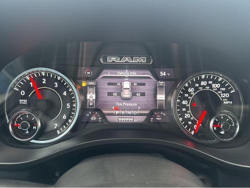 Delmonico Red Pearlcoat 2022 RAM 1500 Big Horn/Lone Star