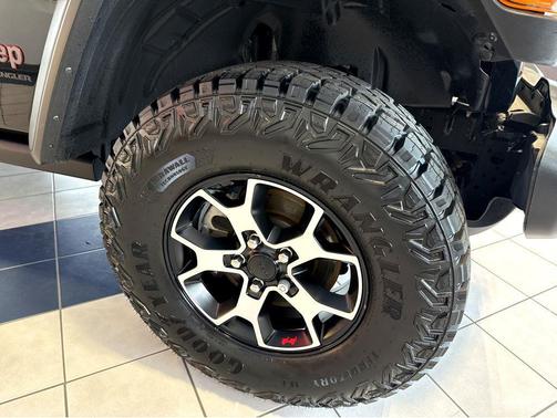 Black Clearcoat 2023 Jeep Wrangler Rubicon