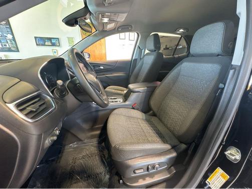 Mosaic Black Metallic 2023 Chevrolet Equinox 1LT