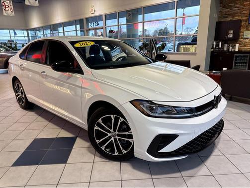 Pure White 2025 Volkswagen Jetta 1.5T Sport