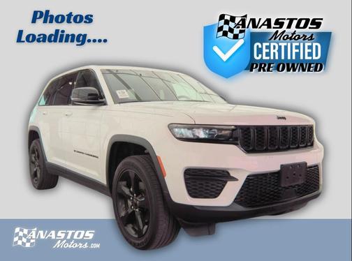 Bright White Clearcoat 2023 Jeep Grand Cherokee Altitude