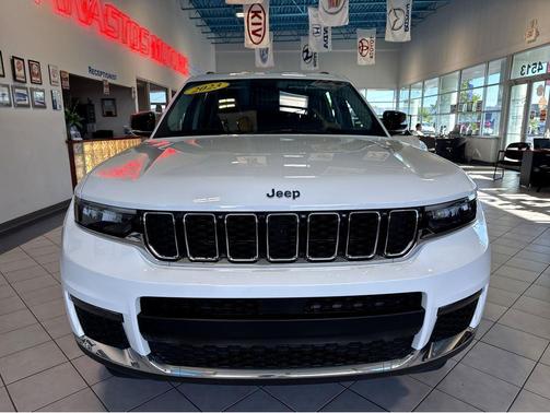 Bright White Clearcoat 2023 Jeep Grand Cherokee L Limited