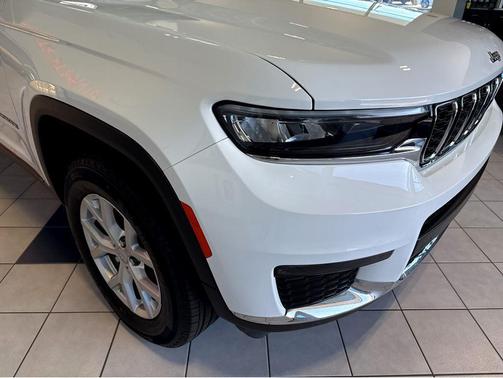 Bright White Clearcoat 2023 Jeep Grand Cherokee L Limited