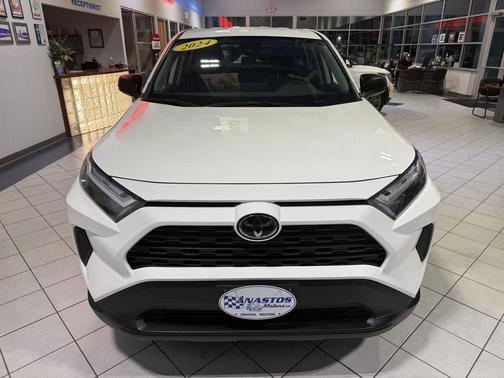 2024 Toyota RAV4 LE