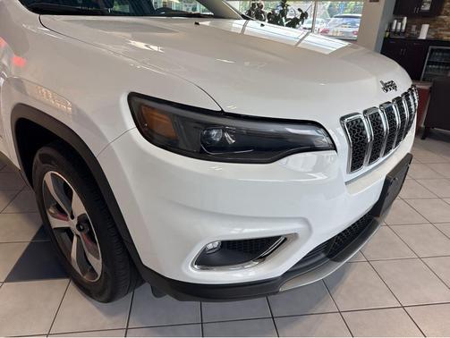 Bright White Clearcoat 2022 Jeep Cherokee Limited