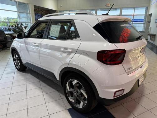 2023 Hyundai VENUE SEL