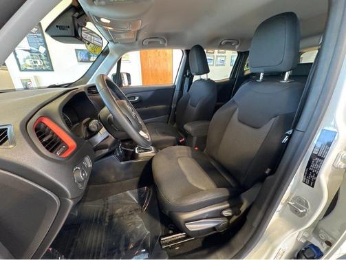Alpine White Clearcoat 2020 Jeep Renegade Upland