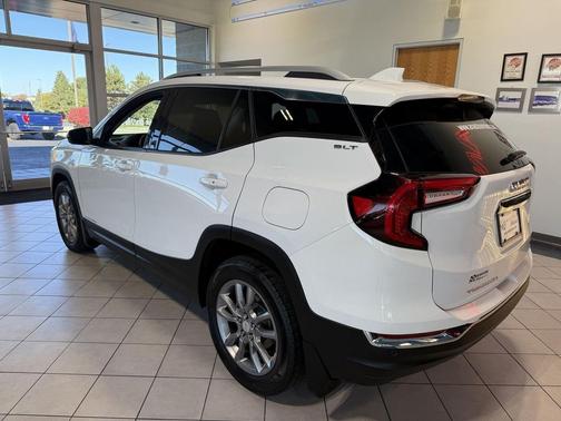 2022 GMC Terrain SLT