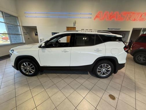 2022 GMC Terrain SLT