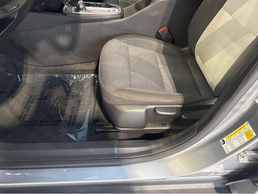 Sterling Gray Metallic 2024 Chevrolet Trax FWD 1RS