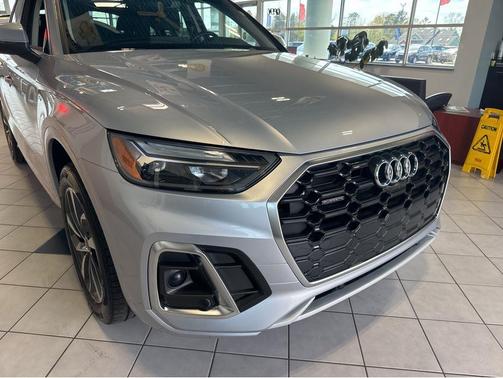 Florett Silver Metallic 2023 Audi Q5 45 S line Premium Plus