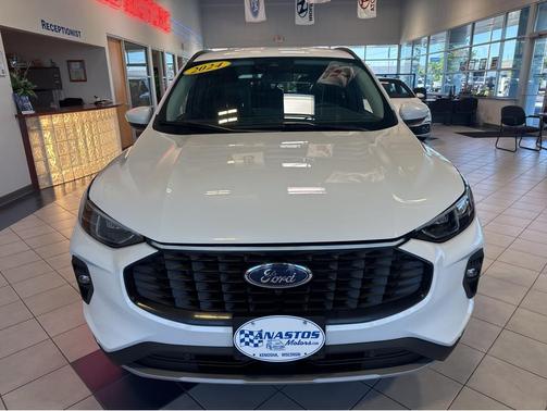 Star White Metallic Tri-Coat 2024 Ford Escape Platinum