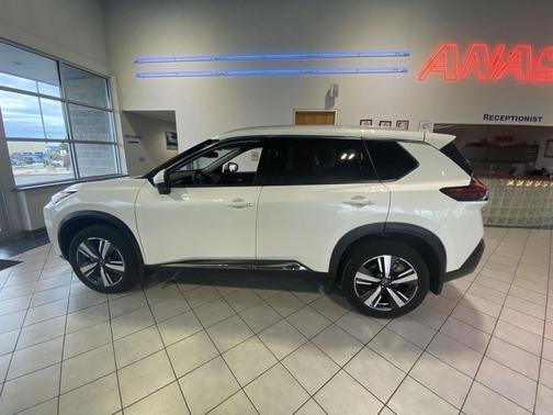 2022 Nissan Rogue SL