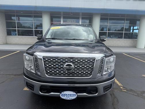 2018 Nissan Titan SV