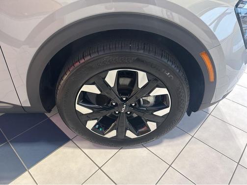 Wolf Gray 2024 Kia Sportage X-Line