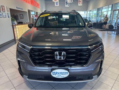 Modern Steel Metallic 2025 Honda Pilot Touring 8-Passenger
