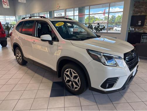 Crystal White Pearl 2023 Subaru Forester Premium